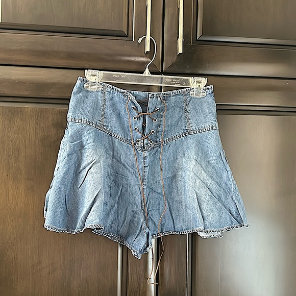 Guess Pants - Guess Los Angeles 1981 flirty lace up short